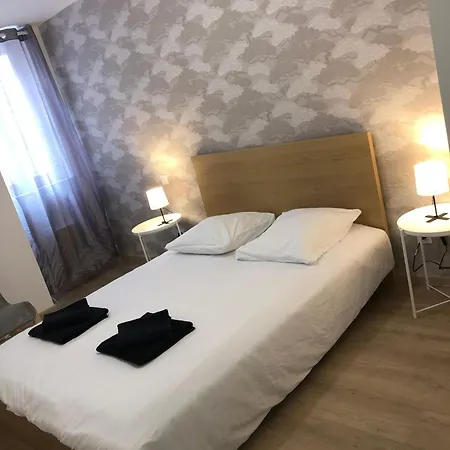 Апартаменты Le 4 Lits Parking Facile Montaigu-de-Quercy